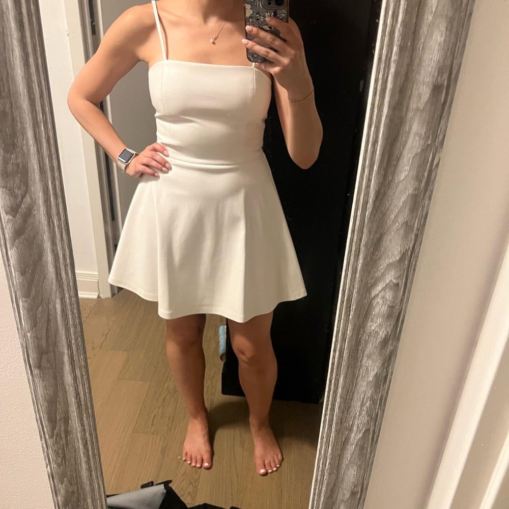 Alice and Olivia white dress, missed return window